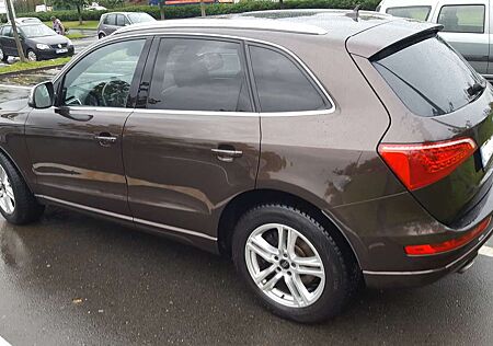 Audi Q5 3.0 TDI quattro S tronic, Leder, AHK, Navi, SD