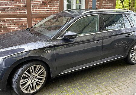 Skoda Superb 4x4 L&K /Stdhzg/AHK/DCC/Matrix LED