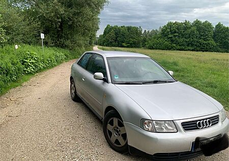 Audi A3 1.8 Ambiente