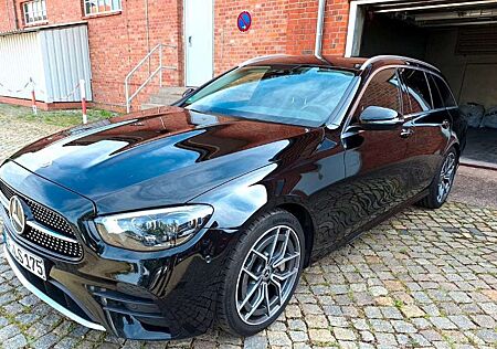 Mercedes-Benz E 300 T-Model *AMG*1.Hd*MultiLED*VCP*Standheizug