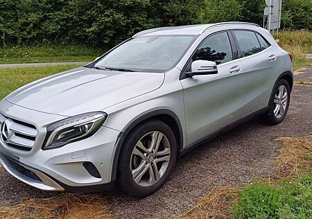 Mercedes-Benz GLA 200 (156.943) ParkAssist. Rückfahrkamera 1Hd