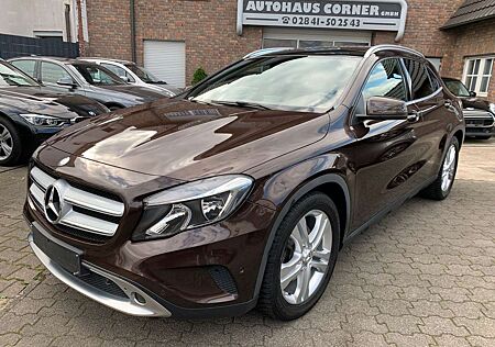 Mercedes-Benz GLA 250 4MATIC Panoramadach Automatik