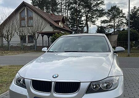 BMW 320i 320