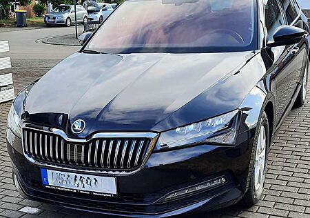 Skoda Superb Diesel Combi 2.0 TDI DSG Kamera/Navi
