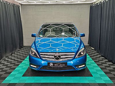 Mercedes-Benz B 200 PANO/KAMERA/NAVI/LEDER/TOTWINKEL/ABSTANDST
