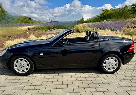 Mercedes-Benz SLK 200 AUTOMATIK LANGSTRECKENFAHRZEUG 2 BESITZ