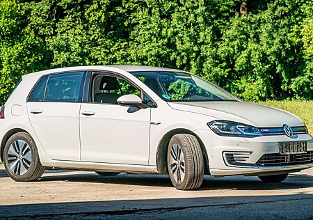 VW Golf Volkswagen e- 2019: Gepflegt wie neu - 20tkm!