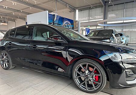 Ford Focus ST X , LED Matrix, 7 Gang Autom.,E-Panorama Dach