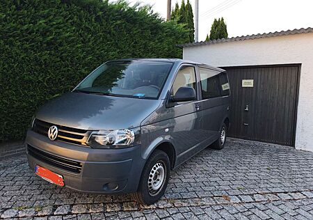 VW T5 Transporter Volkswagen Kombi
