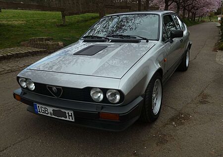 Alfa Romeo GTV 6/2.5 Tüv, H-Zulassung !