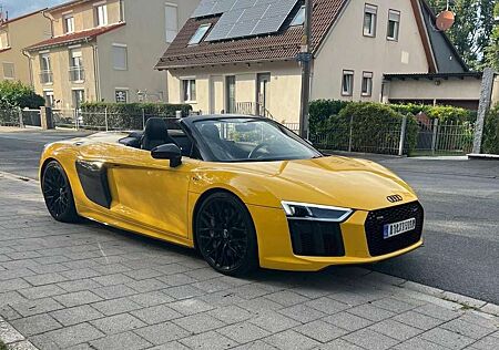 Audi R8 Spyder V10 plus quattro Keramik 5.2 FSI S tronic