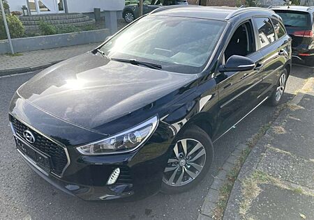 Hyundai i30 1.6CRDi Aut.Navi.Klima.Temp.Kam.SHZ.GARANTIE