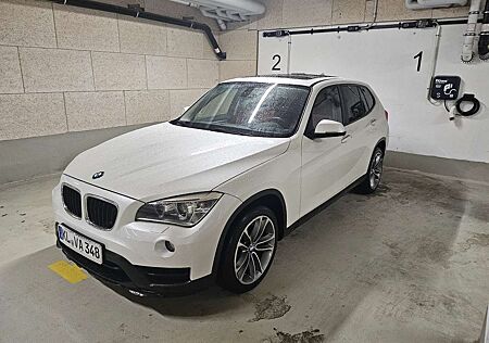 BMW X1 xDrive20d Aut. xLine Sport Vollleder rot