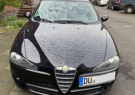 Alfa Romeo 147 1.6 Twin Spark Progression