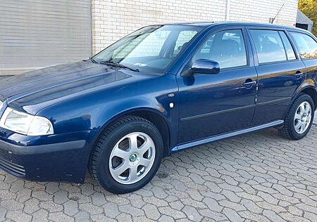Skoda Octavia Combi Elegance/ Glasschiebedach