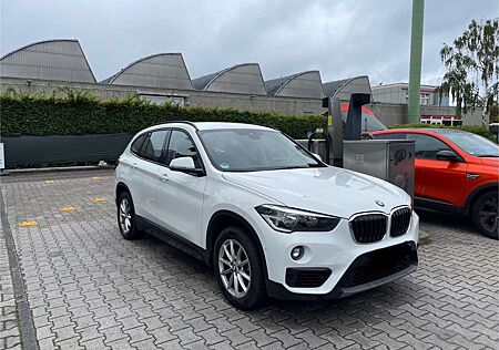 BMW X1 sDrive18i Aut. Advantage AHK