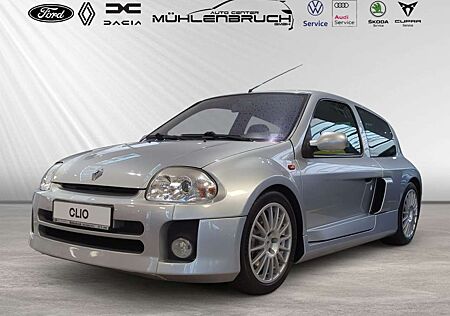 Renault Clio 3.0 V6 Sport