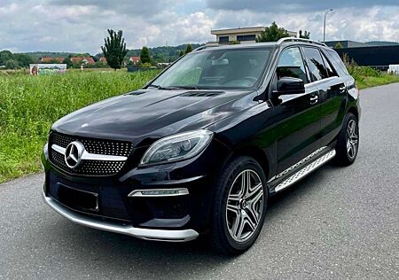 Mercedes-Benz ML 350 BlueTEC 4MATIC 7G-TRONIC AMG line Paket