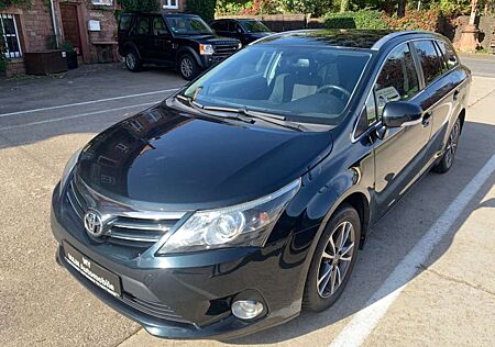 Toyota Avensis 2.0 D-4D Kombi Edition/Navi/Sitzheizung