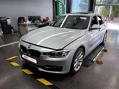 BMW 335 i Limousine xDrive **LEDER/XENON/NAVI/SHZ**