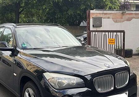 BMW X1 xDrive18d mit panorama dach !!!!!
