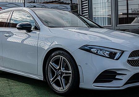 Mercedes-Benz A 180 |LED|NAVI|ALCANTARA|AMG-LINE