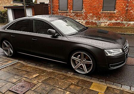 Audi A8 4.2 TDI Clean Diesel Quattro