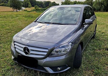 Mercedes-Benz B 200 BlueEFFICIENCY EDITION 1