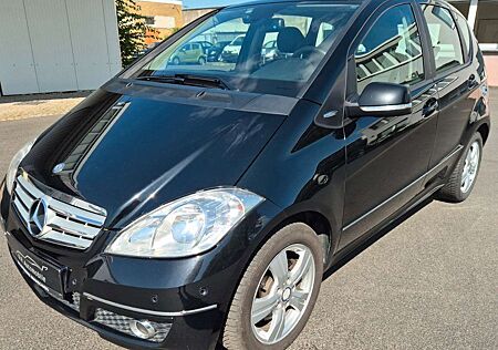 Mercedes-Benz A 200 Navi PDC SHZ Automatik