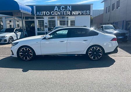 BMW 540 d xDrive M- Pano Kamera Head-Up Leder 20Zoll