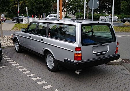 Volvo 245 Family Edition