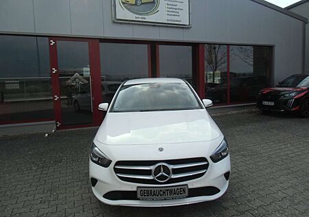 Mercedes-Benz B 200 , Navi, Klimaautom., Distr. Plus, AHK, Kamera