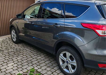 Ford Kuga 2.0 TDCi 2x4 SYNC