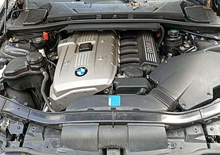BMW 325i 325 Touring Aut.
