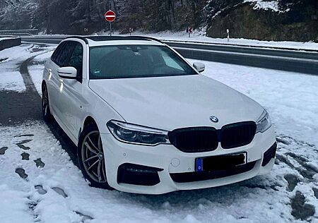 BMW 530d 530 xDrive Touring, *HeadUp, Pano, Standheiz*