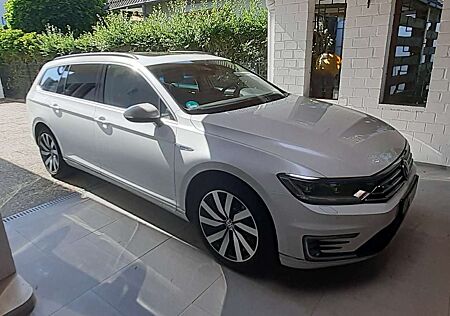 VW Passat Variant Volkswagen Plug-In-Hybrid 1.4 TSI Plug-In-Hybr