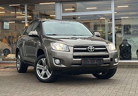 Toyota RAV 4 2,2-l-D-4D 4x4 Executive Automatik