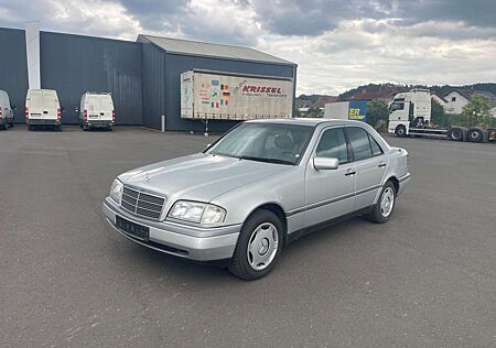 Mercedes-Benz C 200 Elegance 1.Hand Org.52Tkm Super Zustand Scheckheft