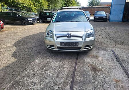 Toyota Avensis 2.0 Service Neu/TÜV/ASU Neu