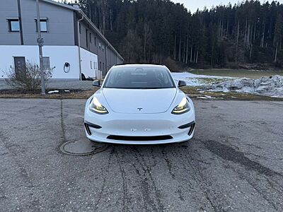 Tesla Model 3 Performance Allradantrieb mit Dualmotor