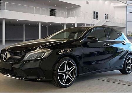 Mercedes-Benz A 180 A180 Score 7G-DCT-AMG ALU-COMAND-R.CAM-PDC-LEDER