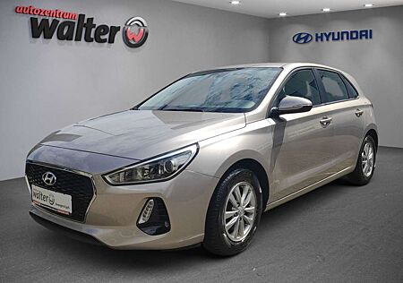 Hyundai i30 Select 1,4L Klimaanlage, USB/AUX