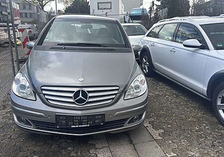 Mercedes-Benz B 200 (245.233)