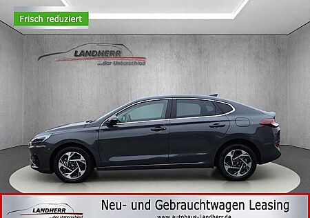 Hyundai i30 Fastback Family 5.J Garantie//Rückfahrkamera/Lenk