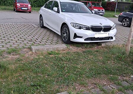BMW 318d 318 StHzg AHK ACC 360° Head-Up