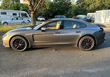 Porsche Panamera Turbo