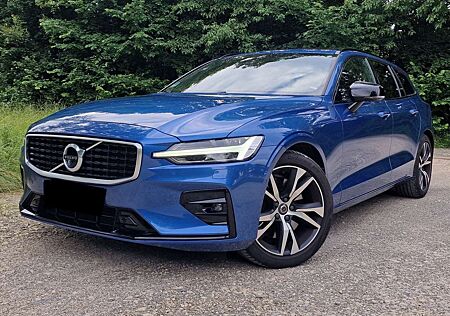 Volvo V60 T6 AWD Geartronic R-Design 1.HAND AHK STANDH.