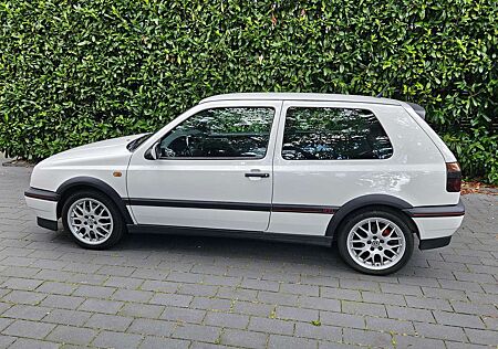 VW Golf GTI Volkswagen Golf 2.0 GTI 16V