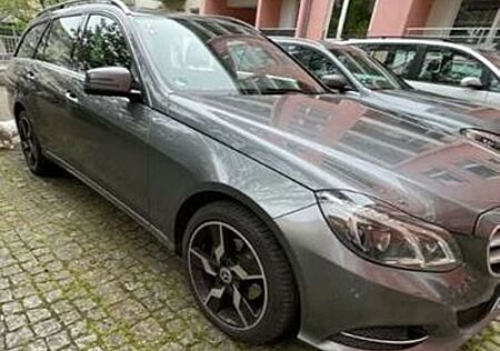 Mercedes-Benz E 220 T BlueTEC 7G-TRONIC Elegance