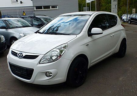 Hyundai i20 1.4 Style Klima Shz Servo Alu